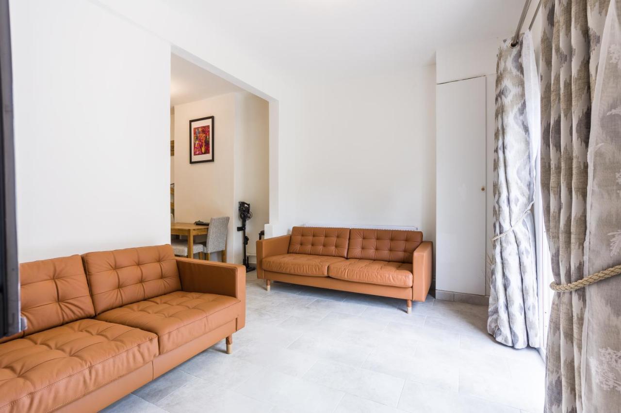 4 Bedroom House With Garden, Parking & 3 Mins Walking Distance From Train Station Лондон Экстерьер фото